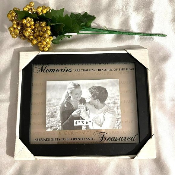 Black border 4" x 6" picture frame - Picture 3 of 7